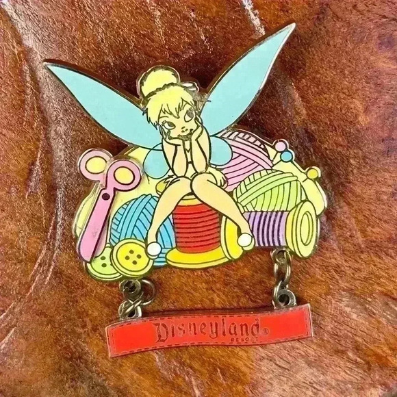 Tinker Bell Disney Trading Pin Sewing Scissors 2007 - Picture 4 of 7
